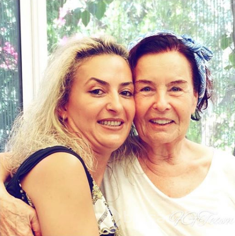 Fatma Girik dişini yuttu!