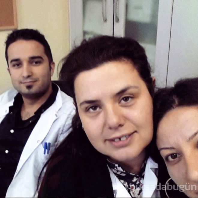 Ebru Gündeş'in yıllardır görüşmediği bir kız kardeşi olduğunu duyan şaşıp kalıyor!