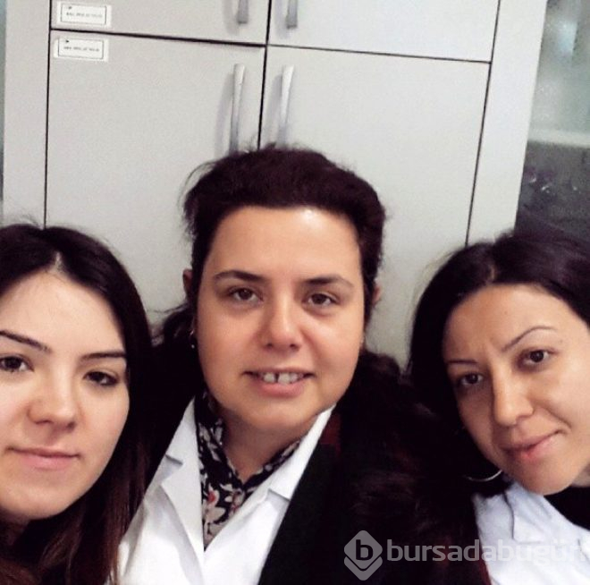 Ebru Gündeş'in yıllardır görüşmediği bir kız kardeşi olduğunu duyan şaşıp kalıyor!