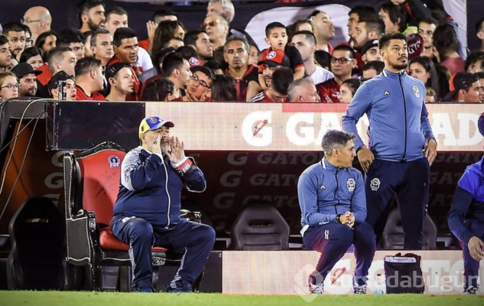 Maradona'ya özel taht yaptılar 