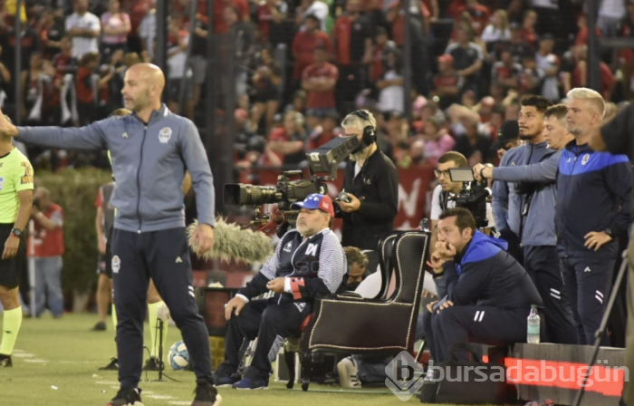 Maradona'ya özel taht yaptılar 