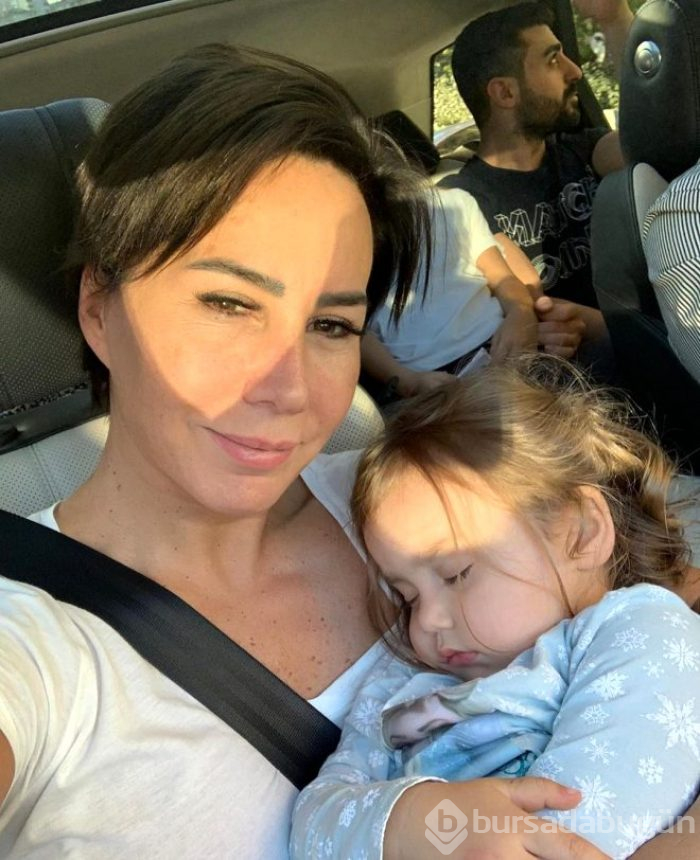 Oryantal Asena yeni stiliyle şoke etti!
