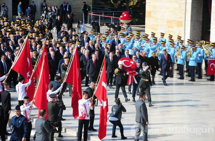 Cumhurbaşkanı Erdoğan, Cumhuriyet Bayramı'nda Anıtkabir'i ziyaret etti