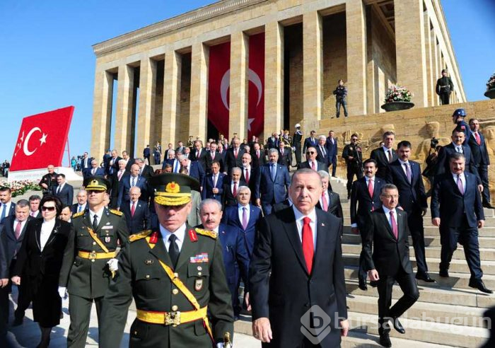 Cumhurbaşkanı Erdoğan, Cumhuriyet Bayramı'nda Anıtkabir'i ziyaret etti