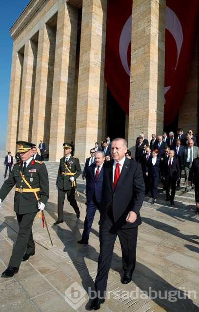 Cumhurbaşkanı Erdoğan, Cumhuriyet Bayramı'nda Anıtkabir'i ziyaret etti