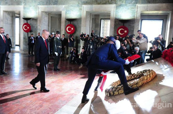 Cumhurbaşkanı Erdoğan, Cumhuriyet Bayramı'nda Anıtkabir'i ziyaret etti