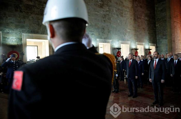 Cumhurbaşkanı Erdoğan, Cumhuriyet Bayramı'nda Anıtkabir'i ziyaret etti