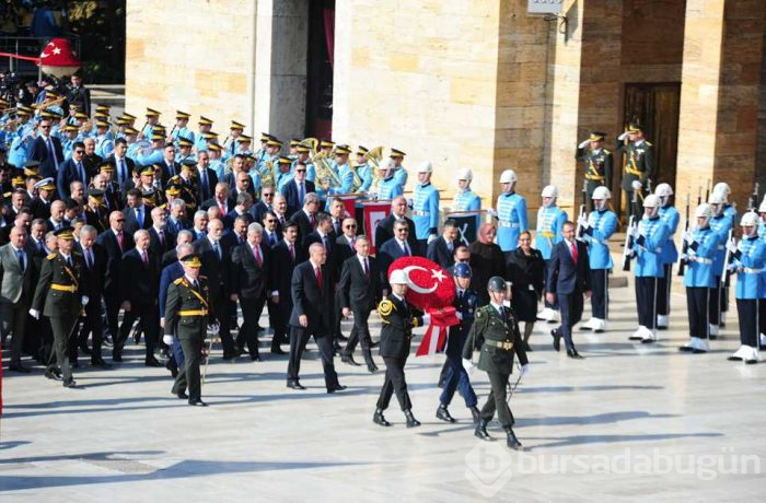 Cumhurbaşkanı Erdoğan, Cumhuriyet Bayramı'nda Anıtkabir'i ziyaret etti
