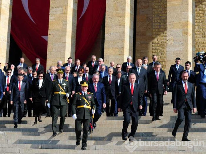 Cumhurbaşkanı Erdoğan, Cumhuriyet Bayramı'nda Anıtkabir'i ziyaret etti