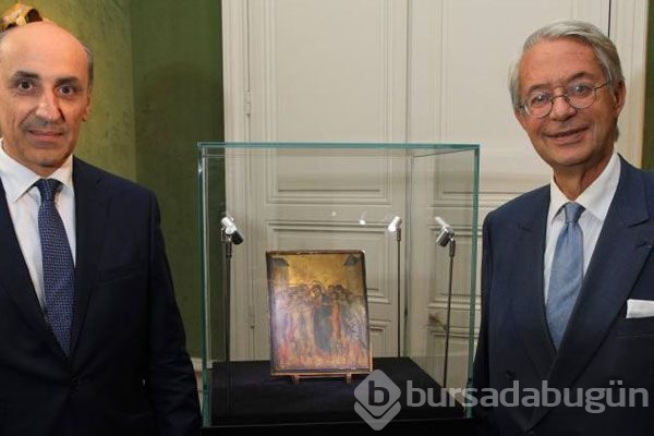 Kimse ne olduğunu fark etmemişti