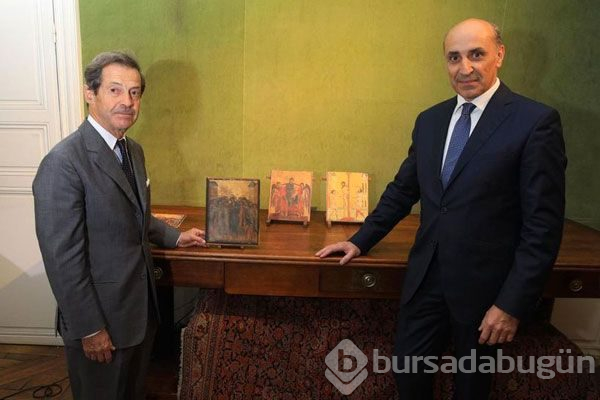 Kimse ne olduğunu fark etmemişti