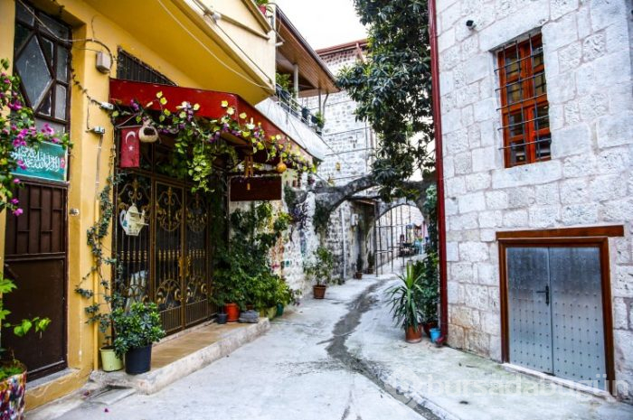 Hatay'ın tarihi taş evleri zamana direniyor