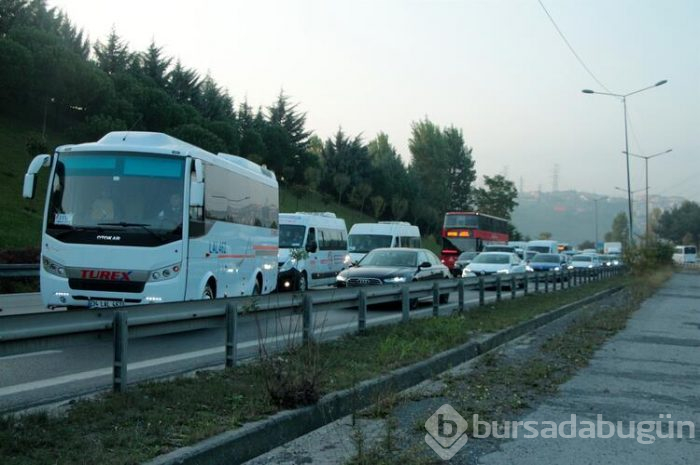 Kağıthane'de İETT otobüsü kamyonete çarptı