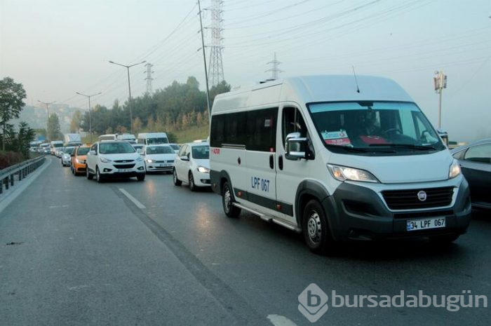 Kağıthane'de İETT otobüsü kamyonete çarptı