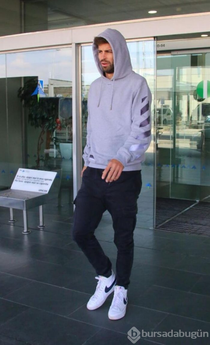 Pique ve Shakira, Barcelona'da böyle görüntülendi