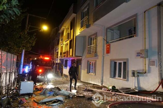Evi ateşe verdi!
