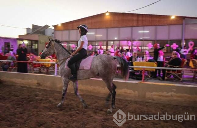 Dostluk Binicilik Kulübü'nden "meme kanseri" duyarlılığı!