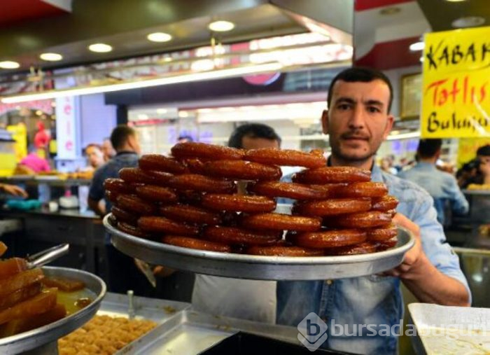 Günde 2 bin tane halka tatlısı satıyor! 