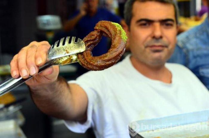 Günde 2 bin tane halka tatlısı satıyor! 