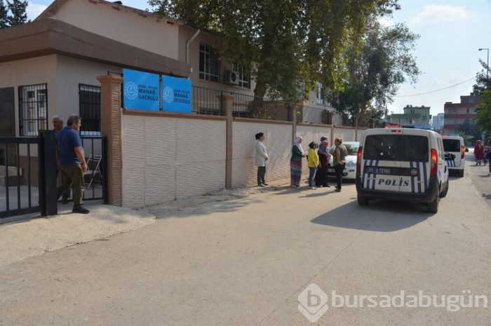 Okulda hareketli anlar... 3'üncü kattan öğrenci düştü!