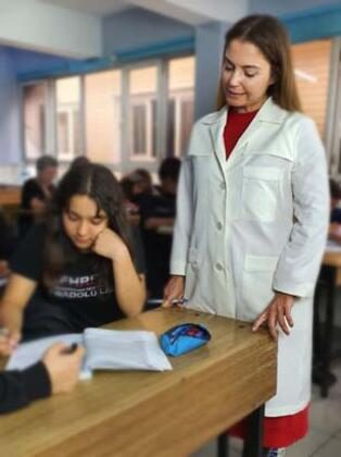 Öğretmen önlükleri yeniden tasarlandı!