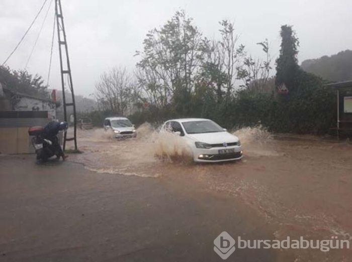 İstanbul'da sağanak yağış etkili oldu! Vatandaşlar zor anlar yaşadı!
