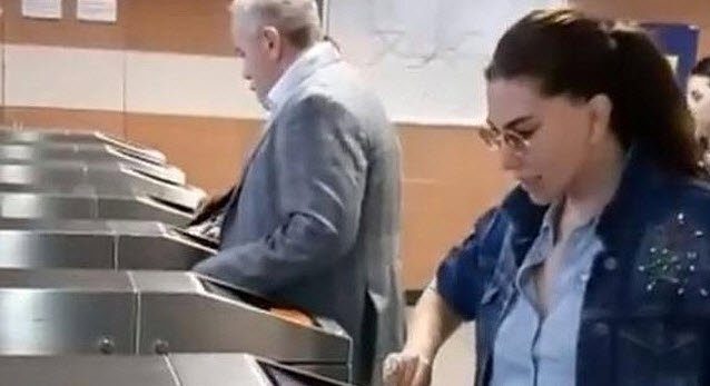 Toplu taşımaya binen ünlüler