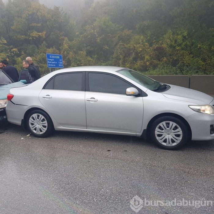 Bursa'da 16 araç kaza yaptı! 6 yaralı...