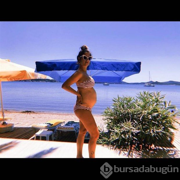 Anne adayı Hazal Kaya yogaya başladı