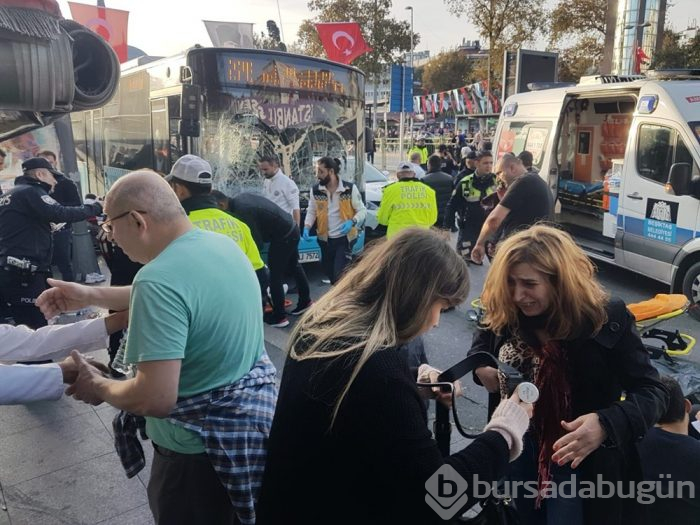 Beşiktaş meydanında otobüs durağa girdi!