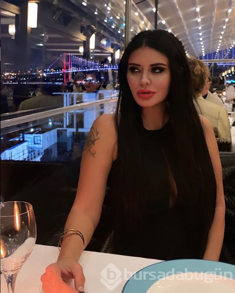 Ebru Polat Ezhel'in Aya şarkısında dans etti!