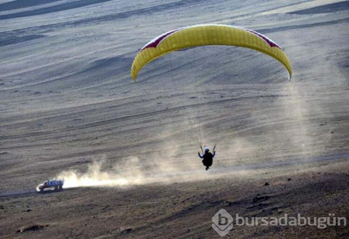Yıldızlı Dağ yamaç paraşütleriyle buluştu