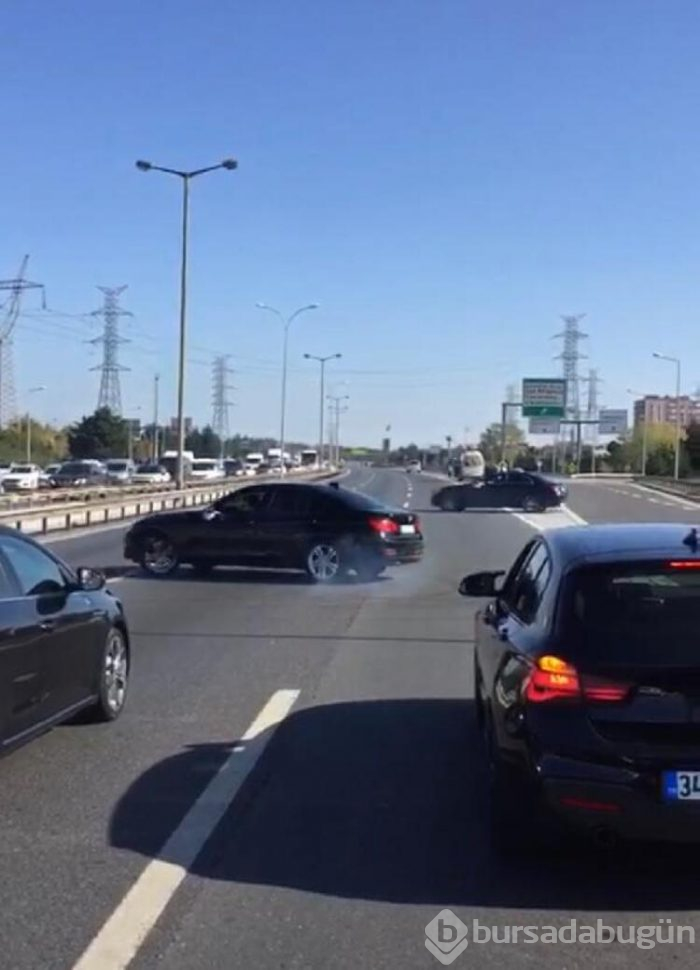 TEM Otoyolu'nu trafiğe kapatıp drift yapan magandalar böyle görüntülendi!