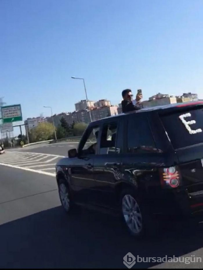 TEM Otoyolu'nu trafiğe kapatıp drift yapan magandalar böyle görüntülendi!