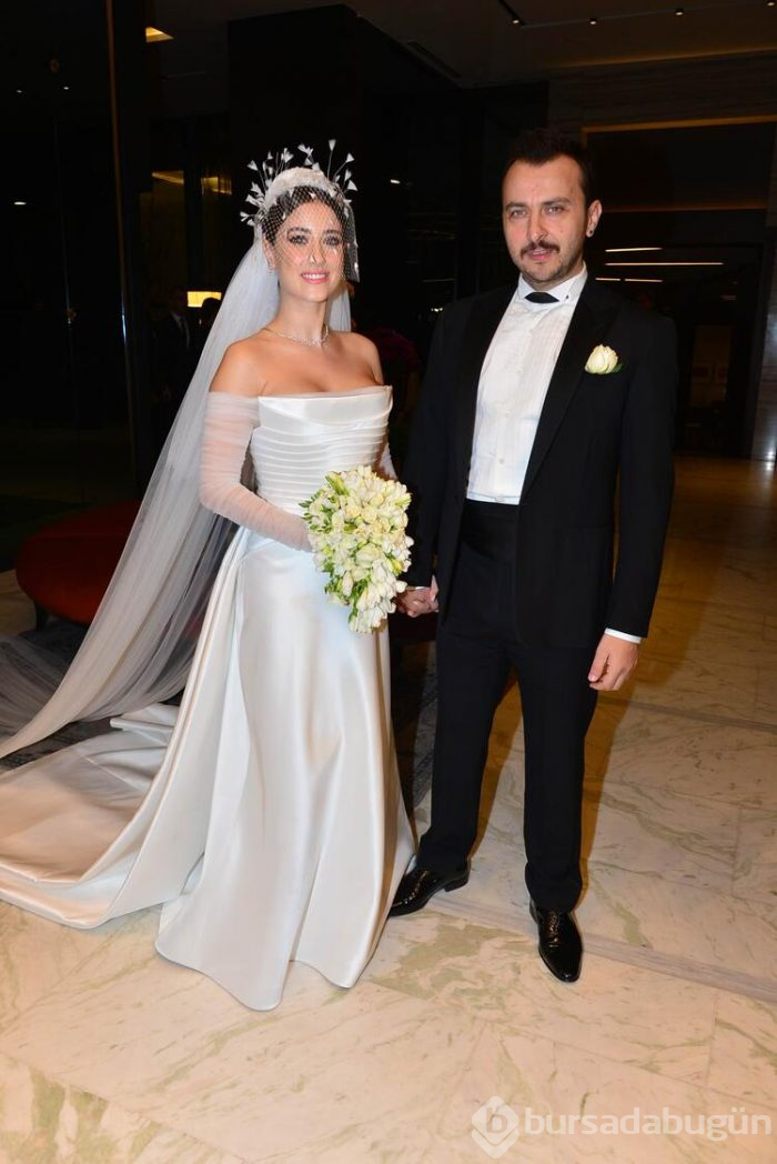 Hazal Kaya ile Ali Atay çiftinin evi yandı!