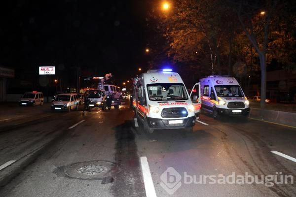Ankara'da minibüsün çarptığı polis aracı takla attı