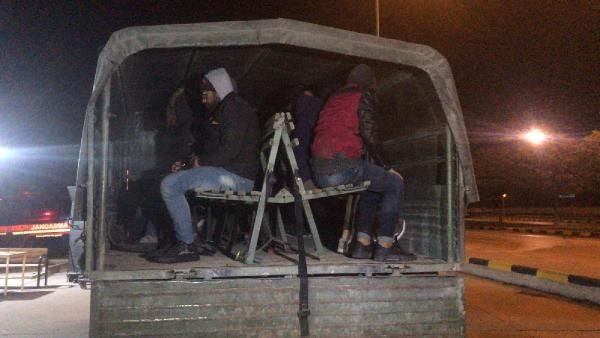Yunanistan 252 kaçak göçmeni Türkiye'ye zorla gönderdi!