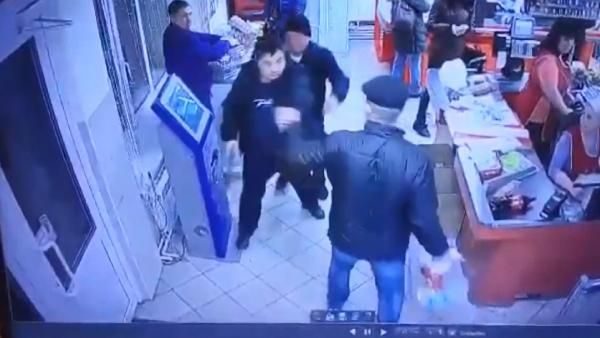 Oyuncak tabanca ile soygun yapmaya kalktı!