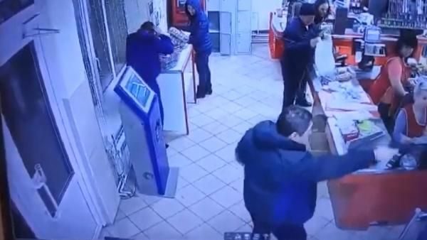 Oyuncak tabanca ile soygun yapmaya kalktı!