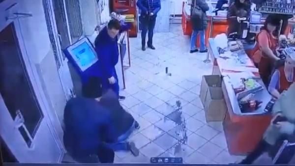 Oyuncak tabanca ile soygun yapmaya kalktı!
