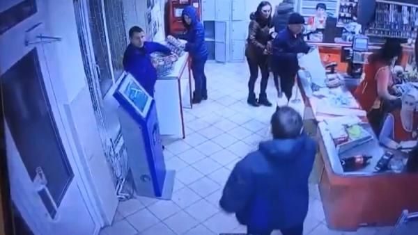Oyuncak tabanca ile soygun yapmaya kalktı!