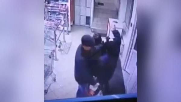 Oyuncak tabanca ile soygun yapmaya kalktı!