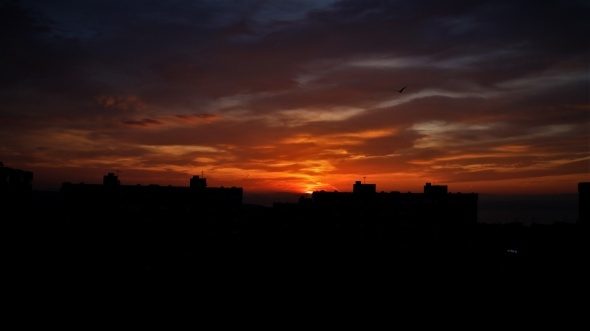  Kızıla bürünen gökyüzü eşsiz manzaralar sundu