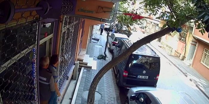 Sokak ortasında bunu da yaptılar!