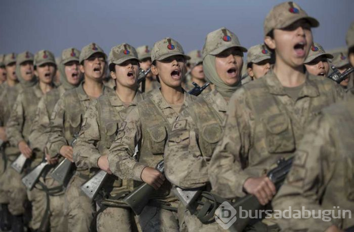 Kadın astsubay adaylarının gerçeği aratmayan uygulamalı eğitimleri ile göz dolduruyor
