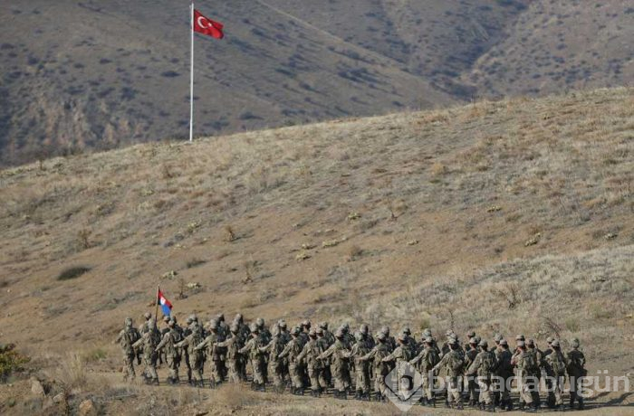 Kadın astsubay adaylarının gerçeği aratmayan uygulamalı eğitimleri ile göz dolduruyor

