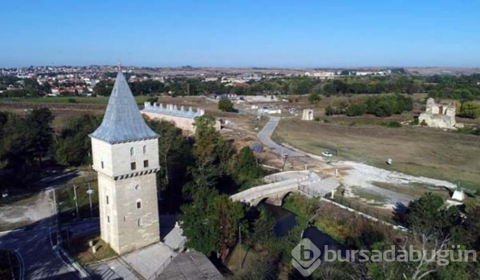 İstanbul'da saray yeniden yükseliyor
