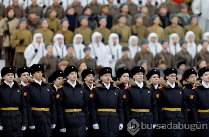 Rus askerlerden renkli görüntüler!
