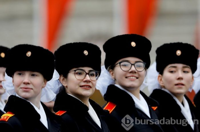 Rus askerlerden renkli görüntüler!