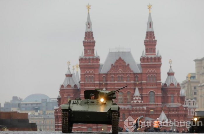 Rus askerlerden renkli görüntüler!